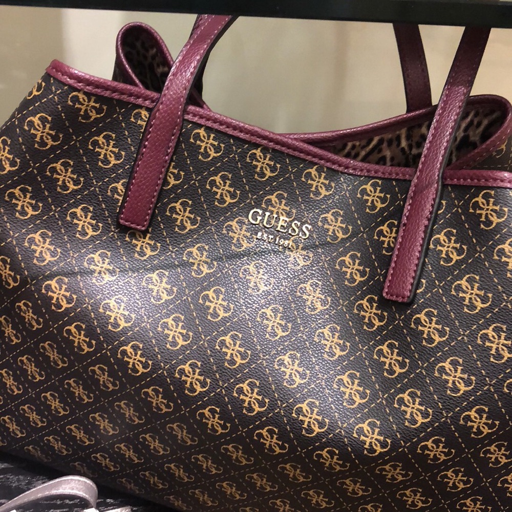 New authentic guess bag with tag and receive